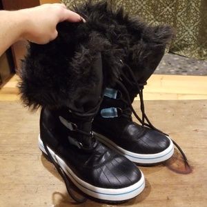 Faux fur line winter boots